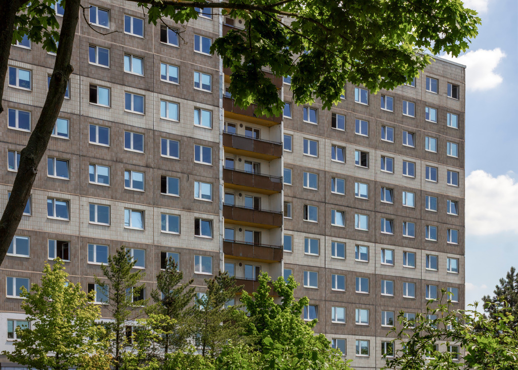 Halle-Neustadt | 11-Geschosser (Typ P2) – Ostmoderne - Realisiert mit Pictrs.com