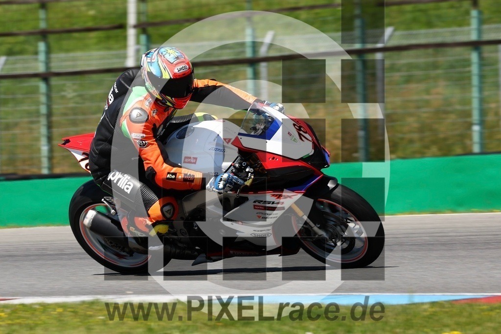 0078-20240617_10867 | Schöne Erinnerungen an spannende Momente - das festzuhalten ist unser Job. PIXELrace.de ist seit 2003 auf den Rennstrecken Europas unterwegs um die Action draußen beim Fahren und die wunderbare Stimmung imm Fahrerlager für euch einzufangen.