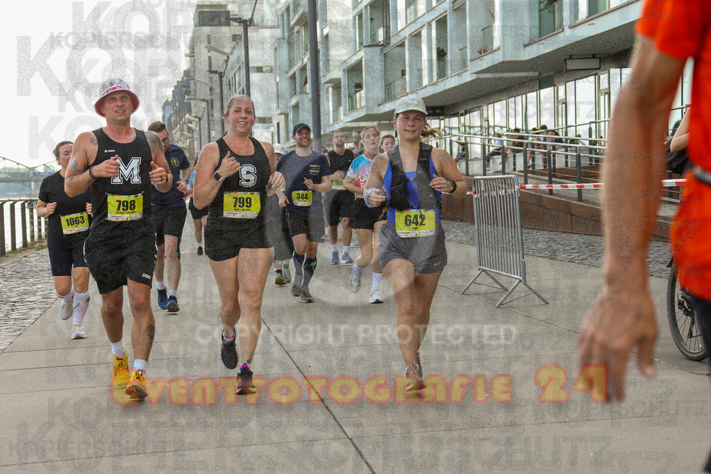 250920_1454_EX1_8144 | Sportfotografie im Rhein-Sieg Kreis, Köln, Bonn, NRW, Rheinland Pfalz, Hessen, etc. Unser Tätigkeitsfeld umfasst den Laufsport vom Volkslauf über den Marathon, Duathlon, Triathon bis zum Ultralauf wie Kölnpfad Ultra oder Schindertrail.