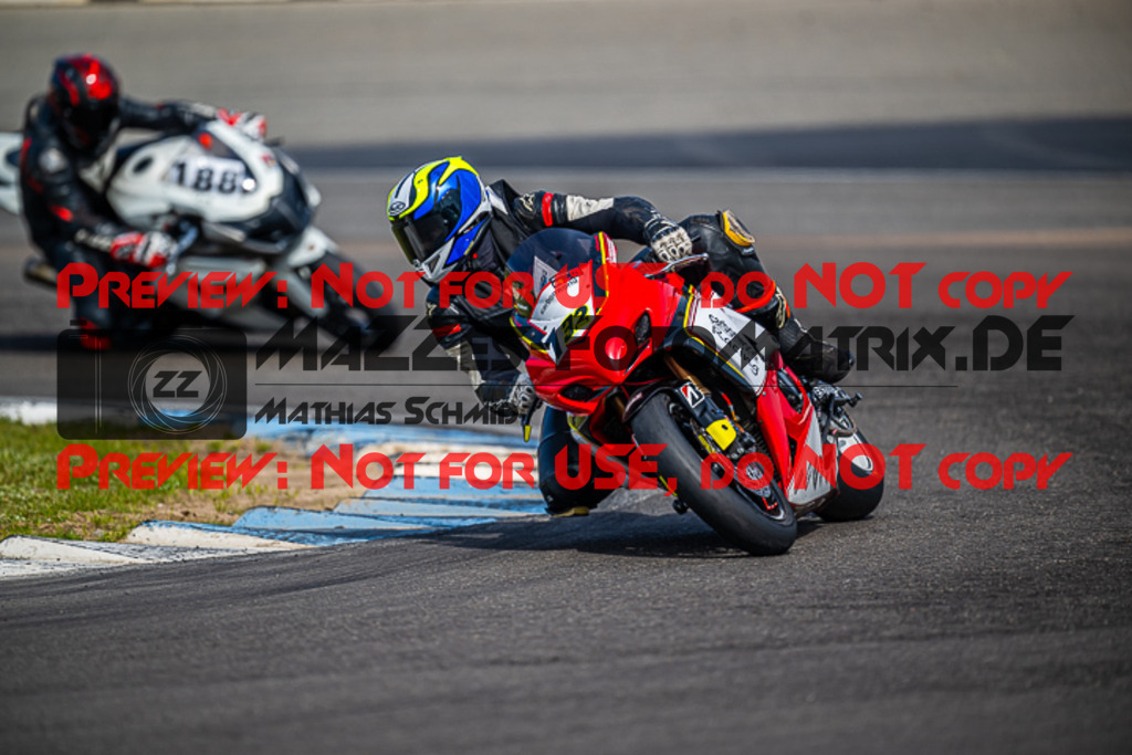 MaZZes_FotoMatrix_230410_7968 | ROT