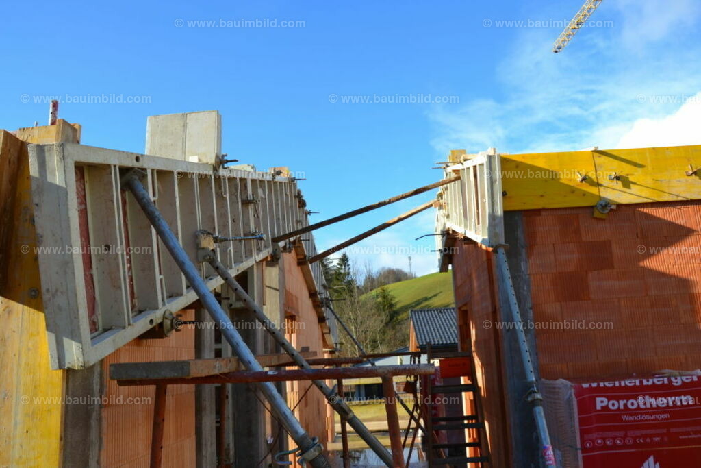 bib-lg04-sonstige-betonarbeiten-0720 | Nach LV-Leistungsgruppen sortierte Detailfotos über den Bau eines Hauses. Alle Hausbau-Bilder direkt vom Urheber und Autor der Website Haus-Selber-Bauen.com