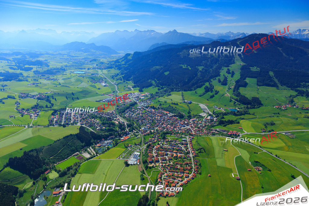 Luftbild von  Nesselwang - Luftaufnahme wurde 2015 von https://frankenair.de mittels Flugzeug (keine Drohne) erstellt - die Geschenkidee