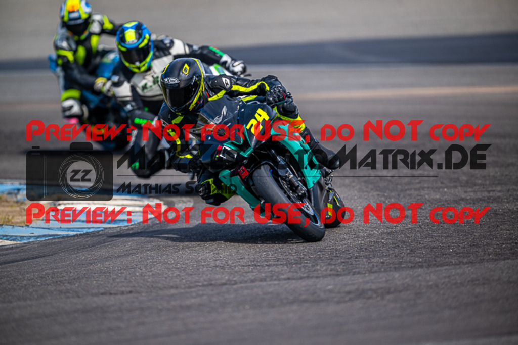 MaZZes_FotoMatrix_230410_7616 | ROT