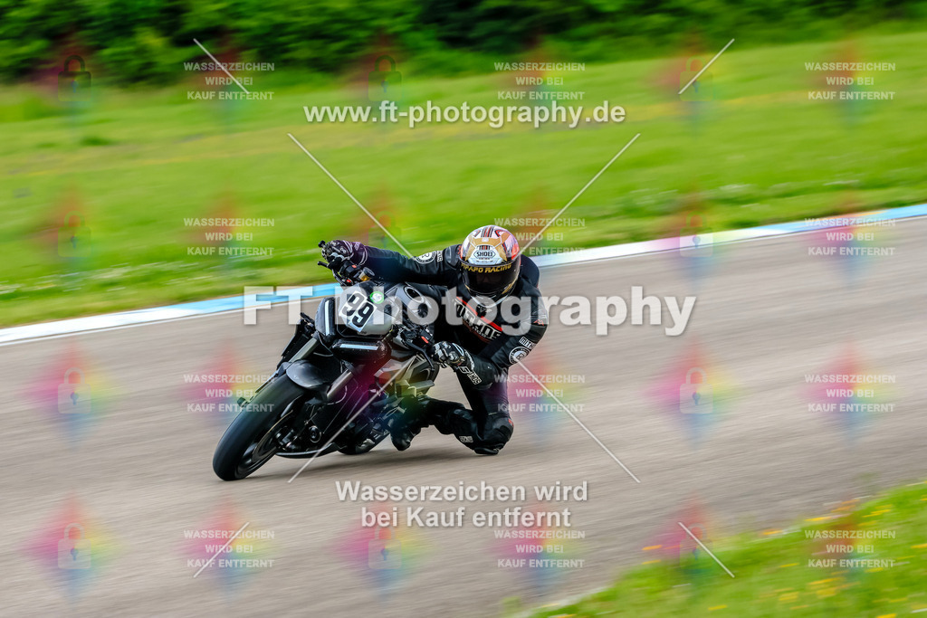 MotoTeam-3681 | Hier findet Ihr Bilder von Touristenfahrten auf der Nürburgring Nordschleife oder von anderen Veranstaltungen die ich besucht habe. Viel Spass beim Durch Schauen 