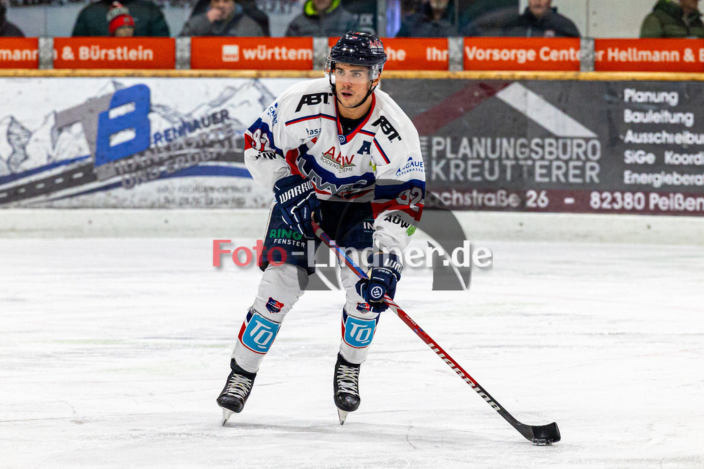 TSV Peißenberg Miners vs ESC Kempten SHARKS | Eishockey Bayernliga 2023/2024, TSV Peißenberg Miners vs ESC Kempten SHARKS, 20240121,
Maximilian SCHÄFFLER (SHARKS 92) in Aktion,
2024-01-21 in Peißenberg (Eisstadion)
92 Maximilian SCHÄFFLER (SHARKS 92)
Copyright: WolfgangxLindner foto-lindner.de