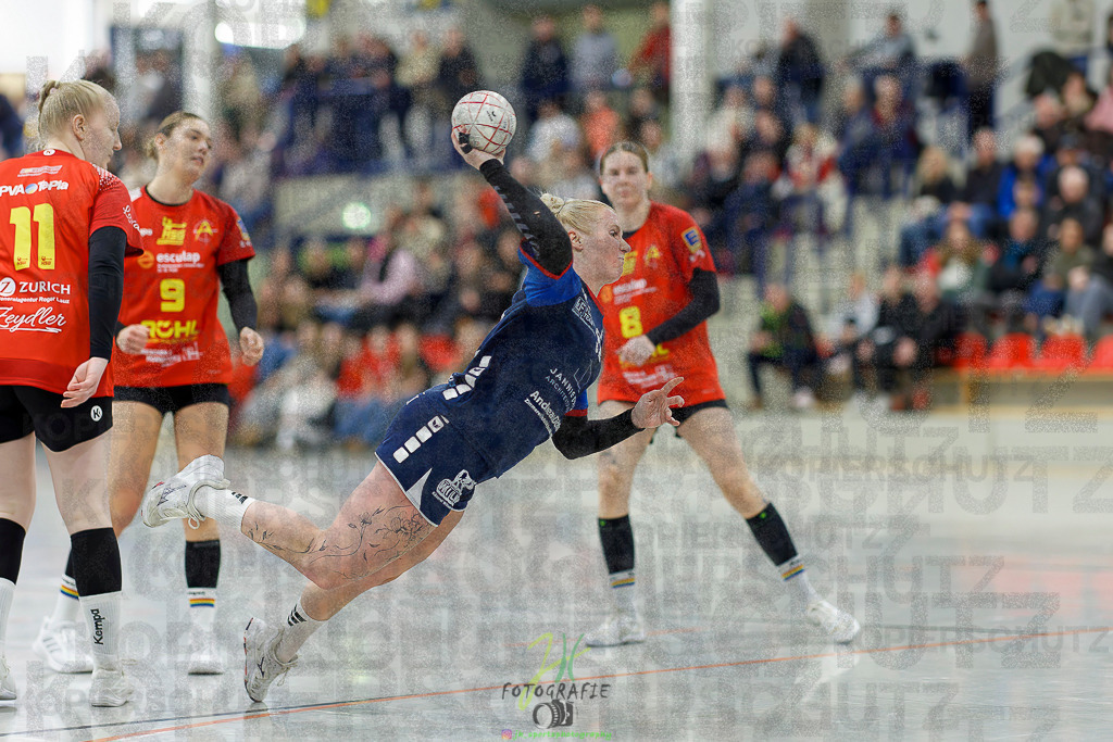 Frauen Regionalliga (HHV); HSG Wettenberg - TV Hüttenberg | Frauen Regionalliga (HHV); HSG Wettenberg - TV Hüttenberg am 06.12.2025 in Launsbach (Wettenberg) (Halle GS Launsbach (Wettenberg))Photo © 2025 - Jörg Heinrich - Realisiert mit Pictrs.com