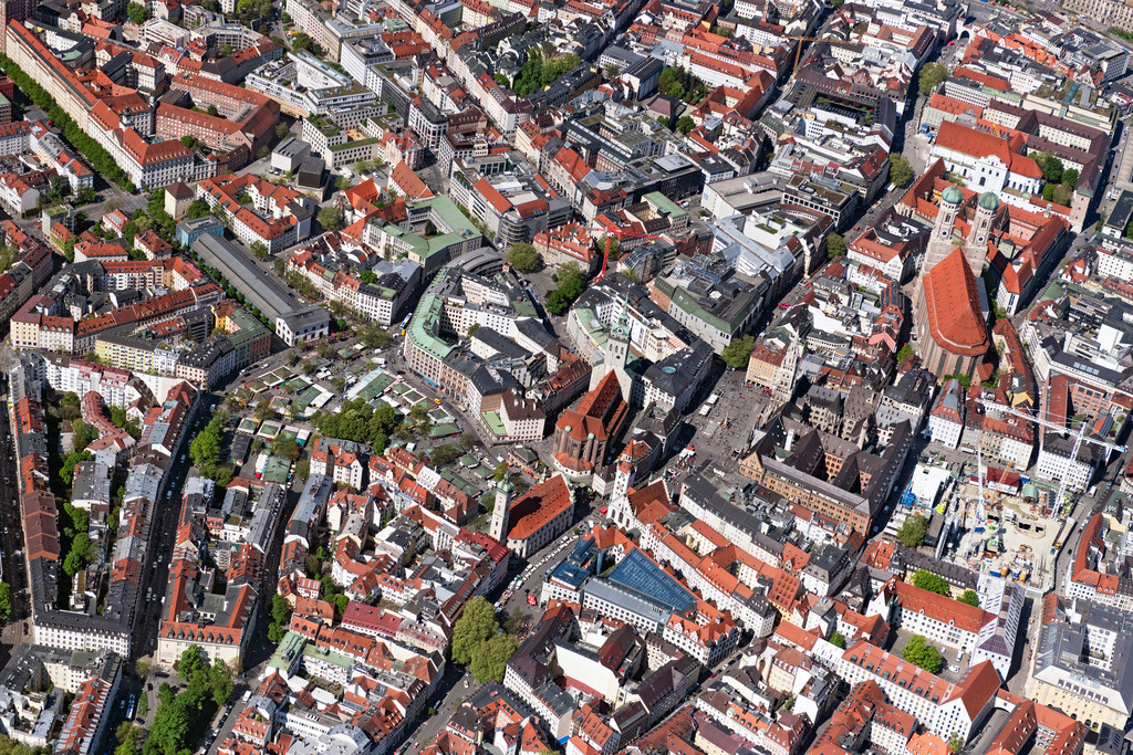 dr__0063007.jpg | MüNCHEN 29.04.2025 Stadtzentrum im Innenstadtbereich im Ortsteil Altstadt in München im Bundesland Bayern, Deutschland. // The city center in the downtown area in the district Altstadt in Munich in the state Bavaria, Germany. Foto: Daniel Reiter