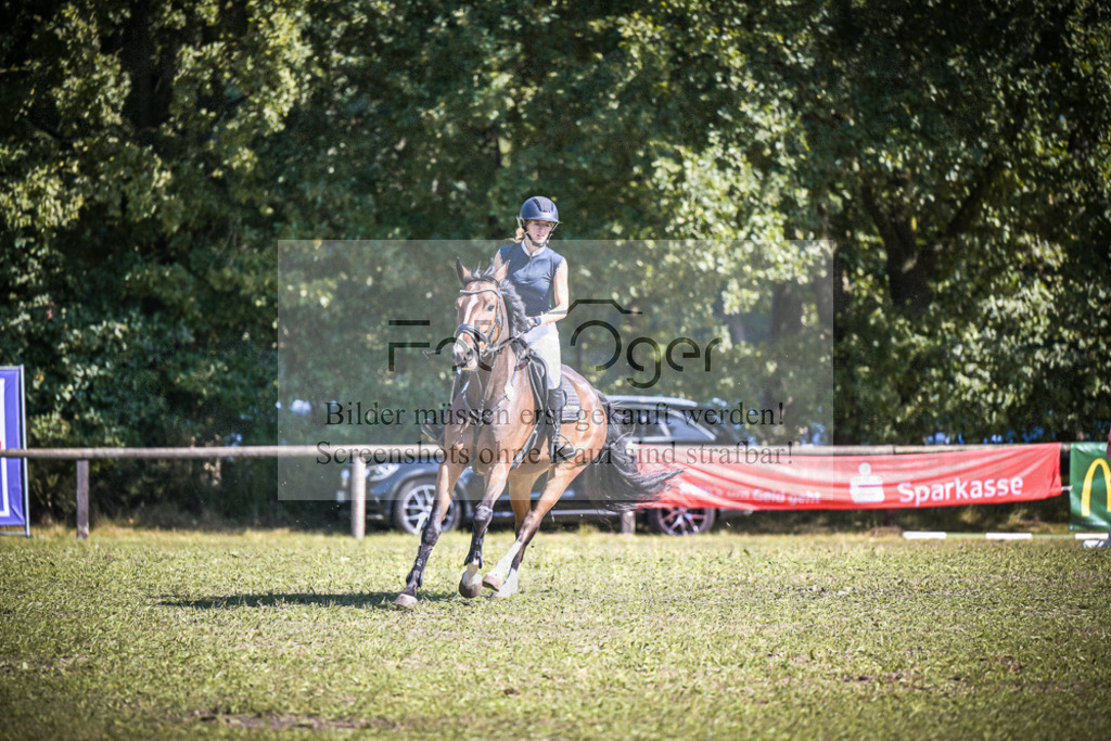 DOS_0032 | Entdecke hochwertige Reitturnierfotos von Foto Oger. Professionell, emotional und authentisch – jetzt Lieblingsmomente im Shop bestellen.Deutschlandweite Turnierfotografie. - Realisiert mit Pictrs.com