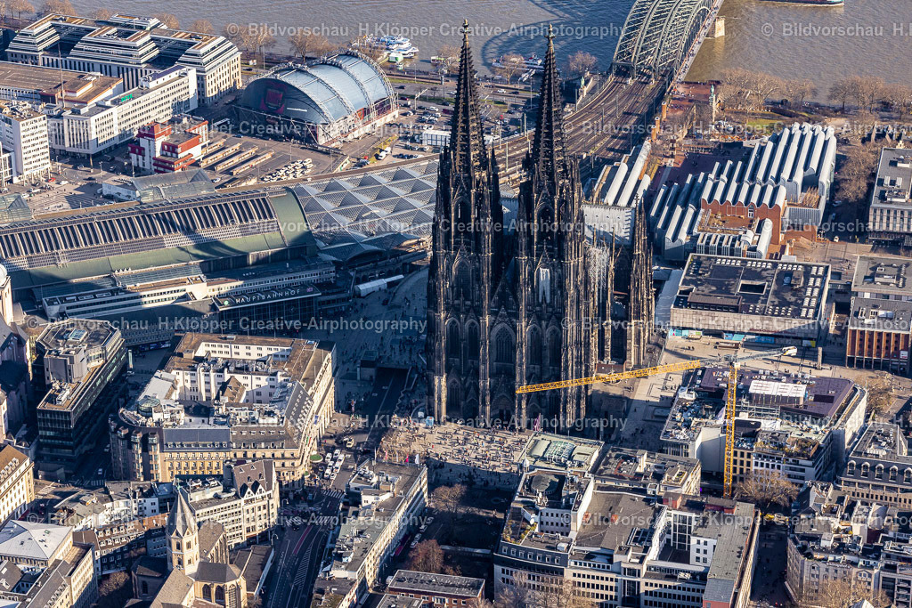 Luftbilder Köln-6835 | Luftbildfotografie Luftbild Kirchengebäude " Kölner Dom " im Altstadt- Zentrum im Ortsteil Innenstadt in Köln - Realisiert mit Pictrs.com