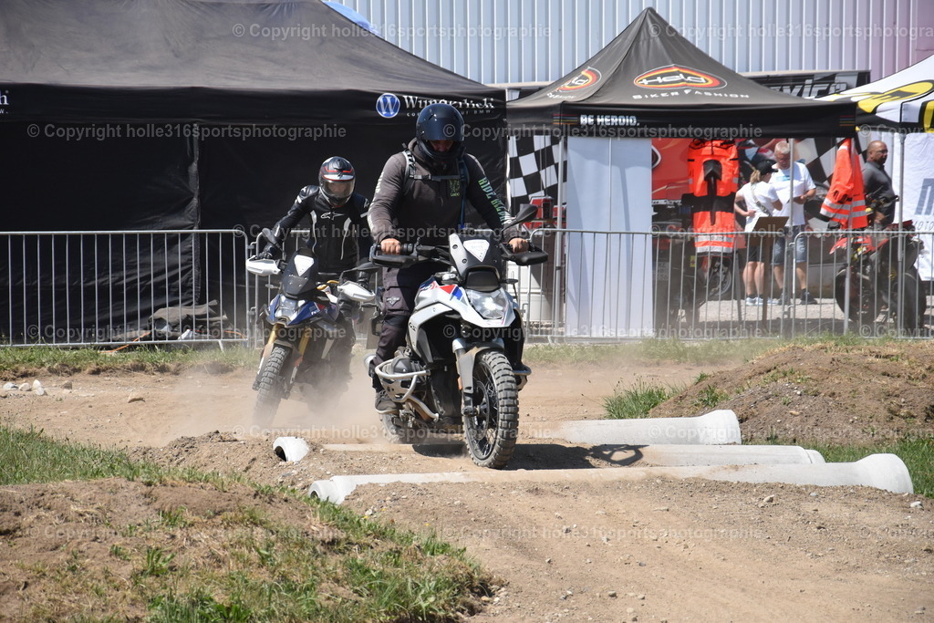 DSC_0301 | Sportfotografie , Motorsport, Motoross, Reitsport, Mointainbike, Enduro,
Landschaft , Outdoor, Eventfotografie, Landschaft, Bilder online bestellen - Realisiert mit Pictrs.com