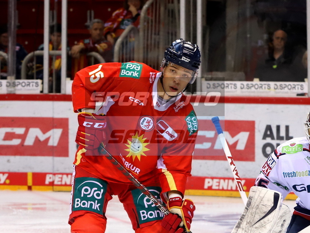 Stephen Harper - DEG | Stephen Harper - DEG - Realisiert mit Pictrs.com