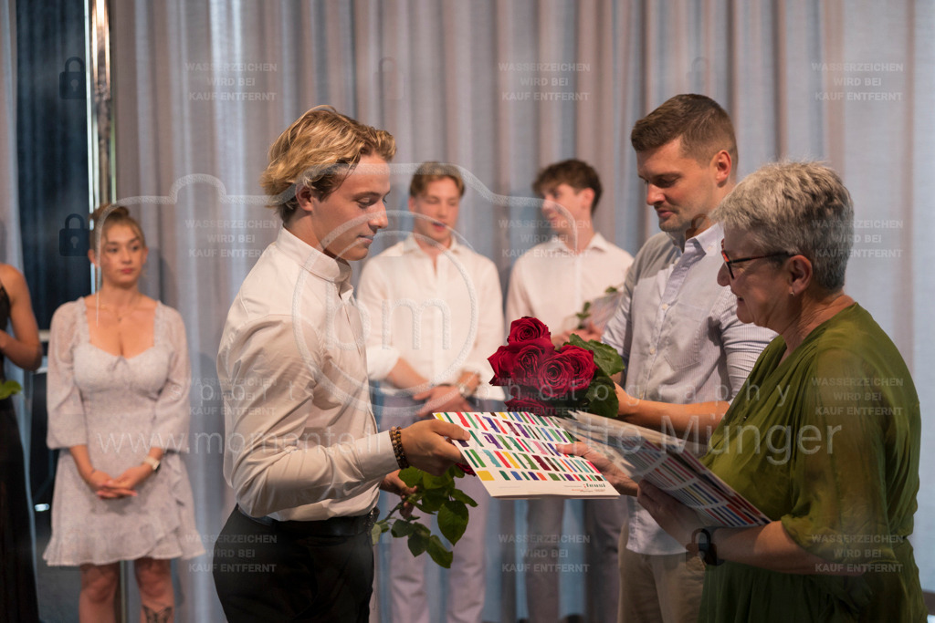 FeusiDiplomfeier_R6OO3065 | Brigitte Münger / bmsportphotography - Realisiert mit Pictrs.com