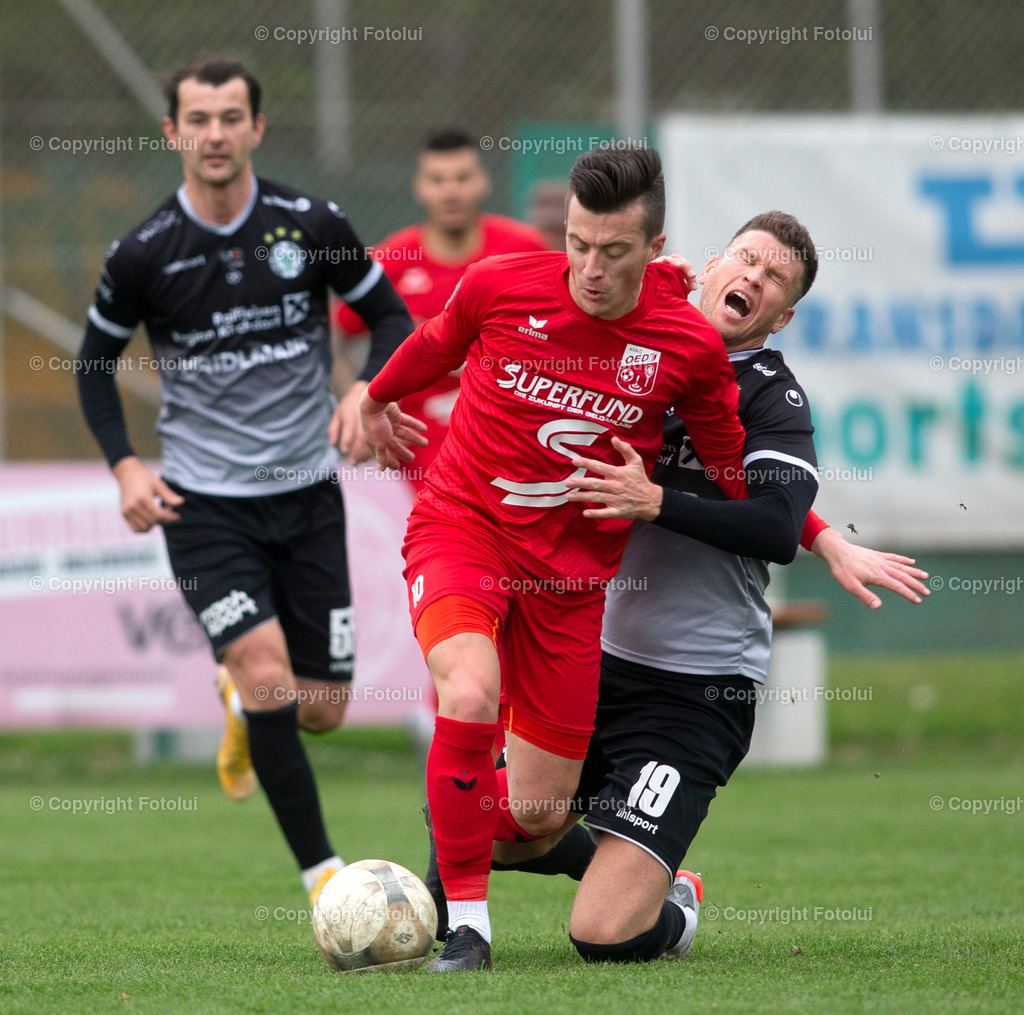 A_LUI_16042022_54 | SPORT,FUSSBALL,LT1 OOE LIGA ASKOE OEDT-SV MICHELDORF 16.04..2022 IM BILD: LUKAS PAULIK  (OEDT)  UND ANDREAS BASCHINGER (MICHELDORF)FOTO:FOTOLUI