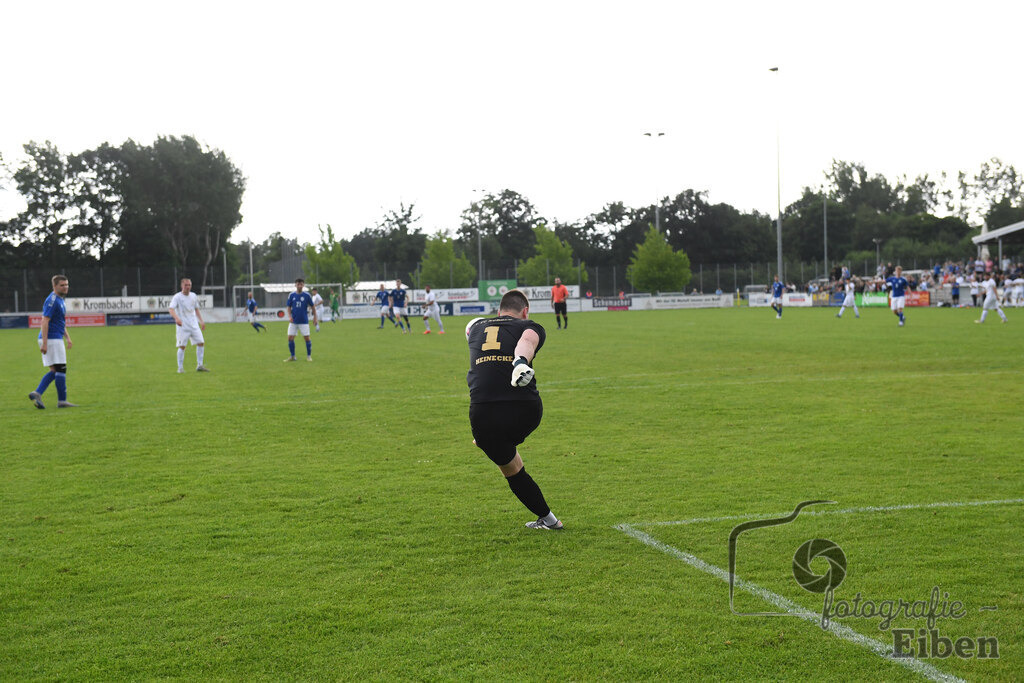 1. FC Nordenham-SV GOTANO | Kreispokal Finale Jade-Weser-Hunte 1. Mannschaften; 1.FC Nordenham (weiß)-SV GOTANO (blau) am 15.06.2025 in Rastede (Sportanlage Köttersweg), Photo: Philip Eiben 2025 - Realisiert mit Pictrs.com