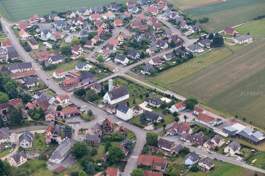 Vue aérienne: Vue de la ville à Scheibenhard dans le département Bas Rhin, France.Photo: IMG_100751.jpg prise le 05/06/2017 par Werner Riehm/FLY-FOTO.euRésolution de l'original: 5472 x 3648 px