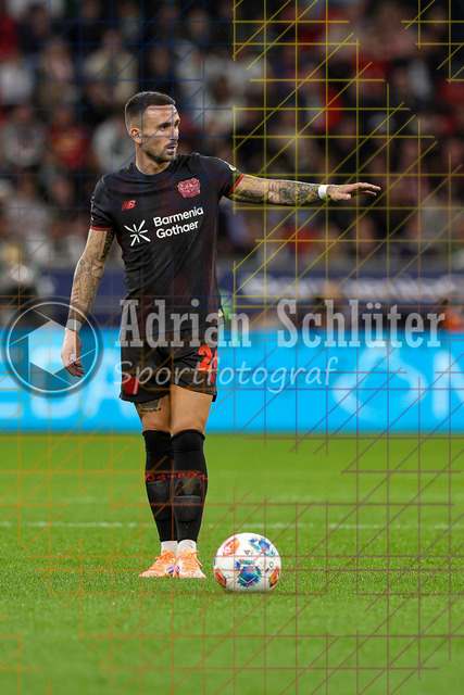 Bayer 04 Leverkusen vs Borussia Mönchengladbach - Bundesliga  | Leverkusen, Deutschland, 21.09.25:   Aleix Garcia (Bayer 04 Leverkusen) gestikuliert, Gestik waehrend des Spiels der Bundesliga zwischen  Bayer 04 Leverkusen vs Borussia Mönchengladbach in der BayArena(Foto von Brauer-Fotoagentur / Adrian Schlueter)