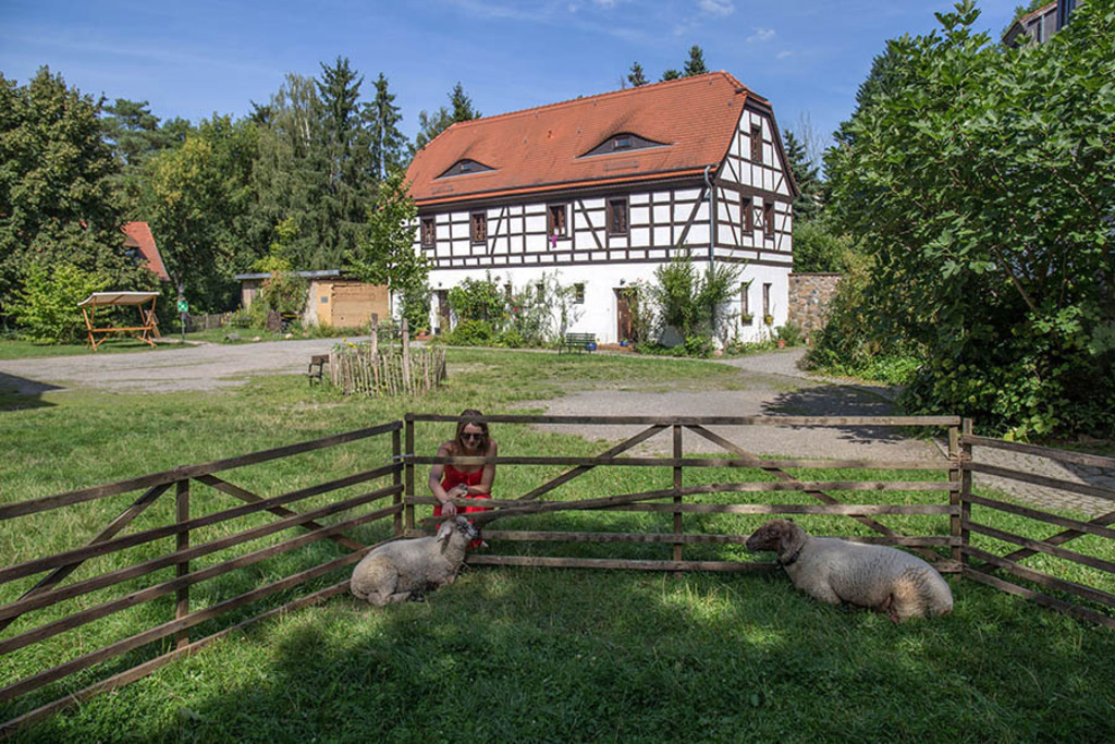 Dölitzer Wassermühle - Dahlitzschhaus | Entdecke über 20 Kategorien Leipzig-Motive: Foto-Downloads, hochwertige Poster, Leinwand- & Fine-Art-Prints. Jetzt Lieblingsfoto im Bildlexikon Leipzig Shop bestellen!