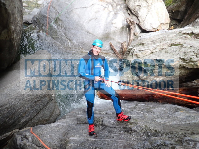 P9140047 | Bestelle die Bilder deines Berg- oder Wasser-Abenteuers mit Mountain Sports bequem von zu Hause aus direkt über unseren Online Fotoshop von pictrs.com. - Realisiert mit Pictrs.com