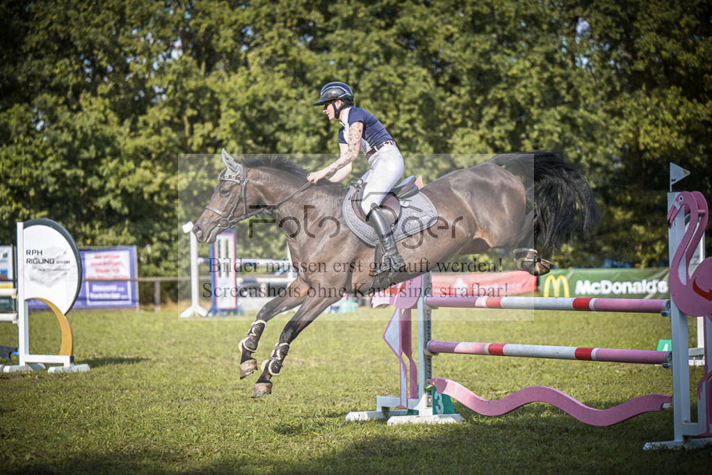 DOS_0715 | Entdecke hochwertige Reitturnierfotos von Foto Oger. Professionell, emotional und authentisch – jetzt Lieblingsmomente im Shop bestellen.Deutschlandweite Turnierfotografie. - Realisiert mit Pictrs.com