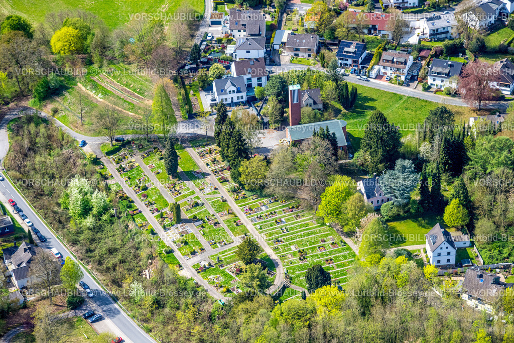 Witten260401669 | Luftbild, Friedhof Buchholz Gräberfeld und Kirche St. Antonius, Buchholz, Witten, Ruhrgebiet, Nordrhein-Westfalen, Deutschland