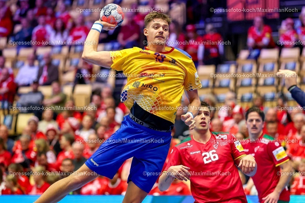 EHF16012601099 | 16.01.2026, Handball, Men's EHF EURO 2026, Portugal - Rumänien, Jyske Bank Boxen in Herning, Dänemark, Preliminary Round:  Calin Dedu (Romania #23) 