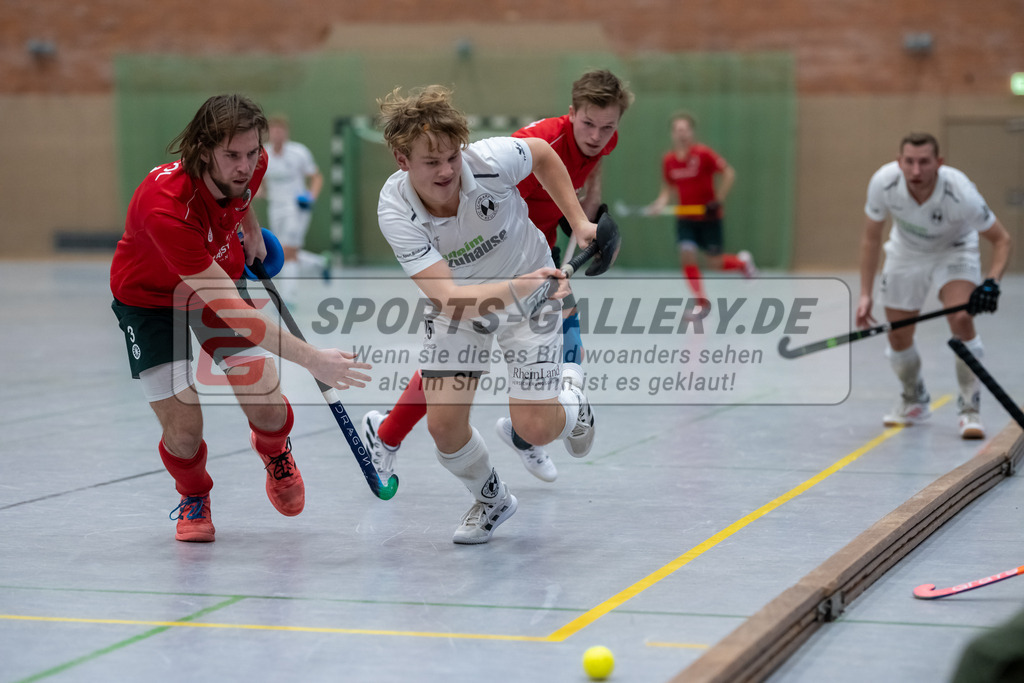 SFE_20230115_0128 | 1. Bundesliga Hockey Herren Schwarz-Weiss Neuss - Crefelder HTC am 15.01.2023 in  (Sporthalle Jahnerstrasse), Photo: Stephan Fehrmann 2022 (Sports-Gallery),Kossol Timo ( Crefelder HTC #3 ),Finn LangHeinrich ( Schwarz-Weiss Neuss #15 )
