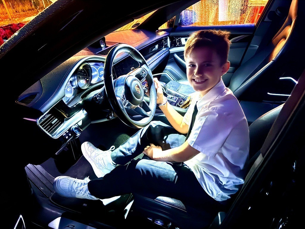 d29bf85c-1905-4d5c-be2e-eb2dfe738efc | traudl_s_fotos