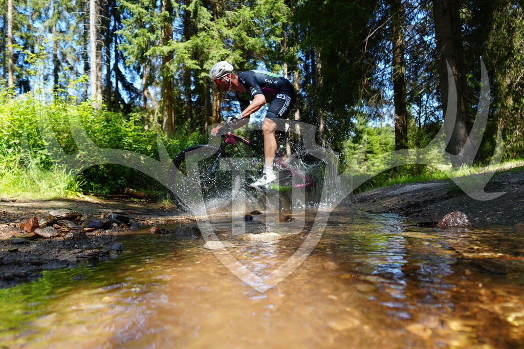 FC604785 | Fotogalerie der Treibjagd im Dunkelwald - Dein MTB Etappenrennen im Erzgebirge - Realisiert mit Pictrs.com