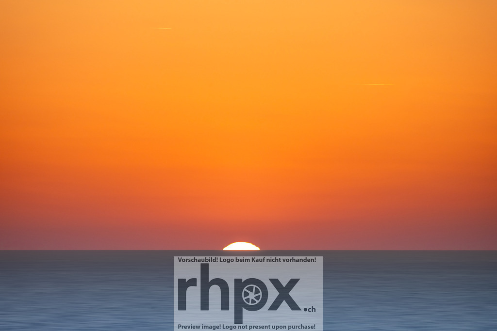 Sonnenuntergang am Meer | Stimmungsvolle Fotokunst aus Luzern. Erlebe den Pilatus, den See und die Stadt Luzern in exklusiven Aufnahmen in der Fotogalerie & Shop. - Realisiert mit Pictrs.com