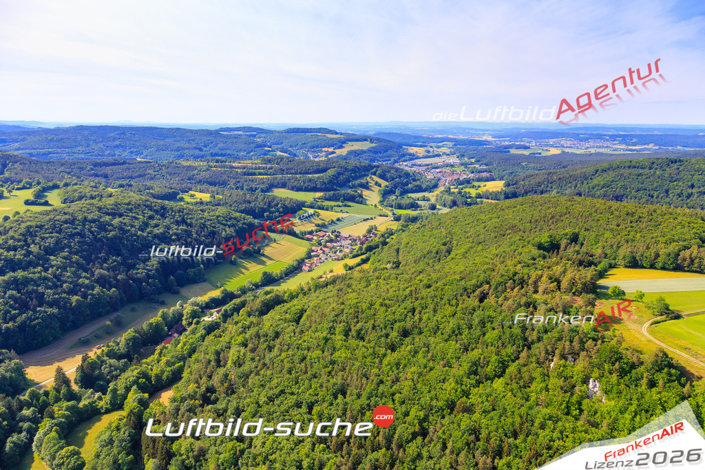 Die Luftaufnahme der Stadt Weismain wurde vom UL-Flugzeug heraus erstellt ( keine Drohne )- hohe Auflösung für beste Qualität