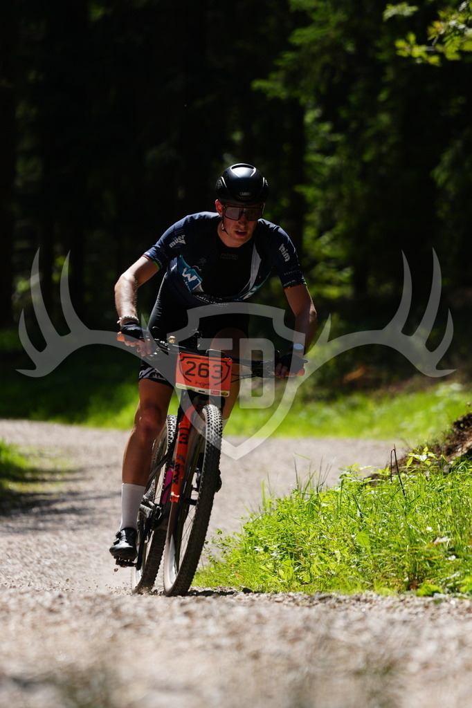 FC605569 | Fotogalerie der Treibjagd im Dunkelwald - Dein MTB Etappenrennen im Erzgebirge - Realisiert mit Pictrs.com