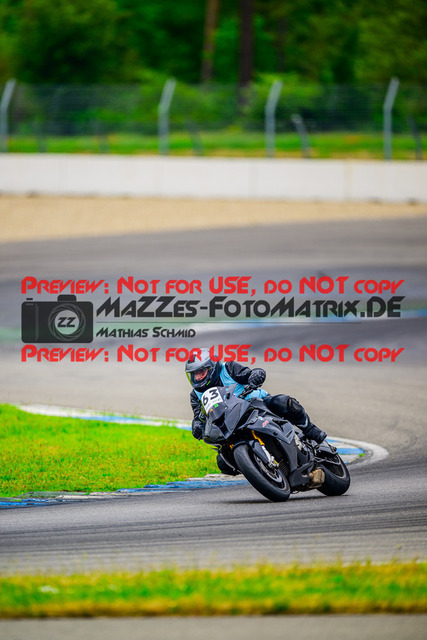 MaZZes_FotoMatrix_240614_6007705_6776 | INST