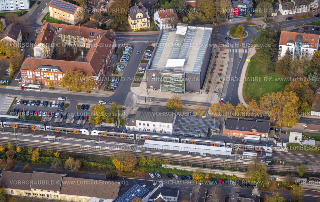 Kamen221012584 | Luftbild, Kreispolizeibehörde Unna Polizeiwache Kamen, Parkhaus, Kamen Bahnhof, Kamen, Ruhrgebiet, Nordrhein-Westfalen, Deutschland