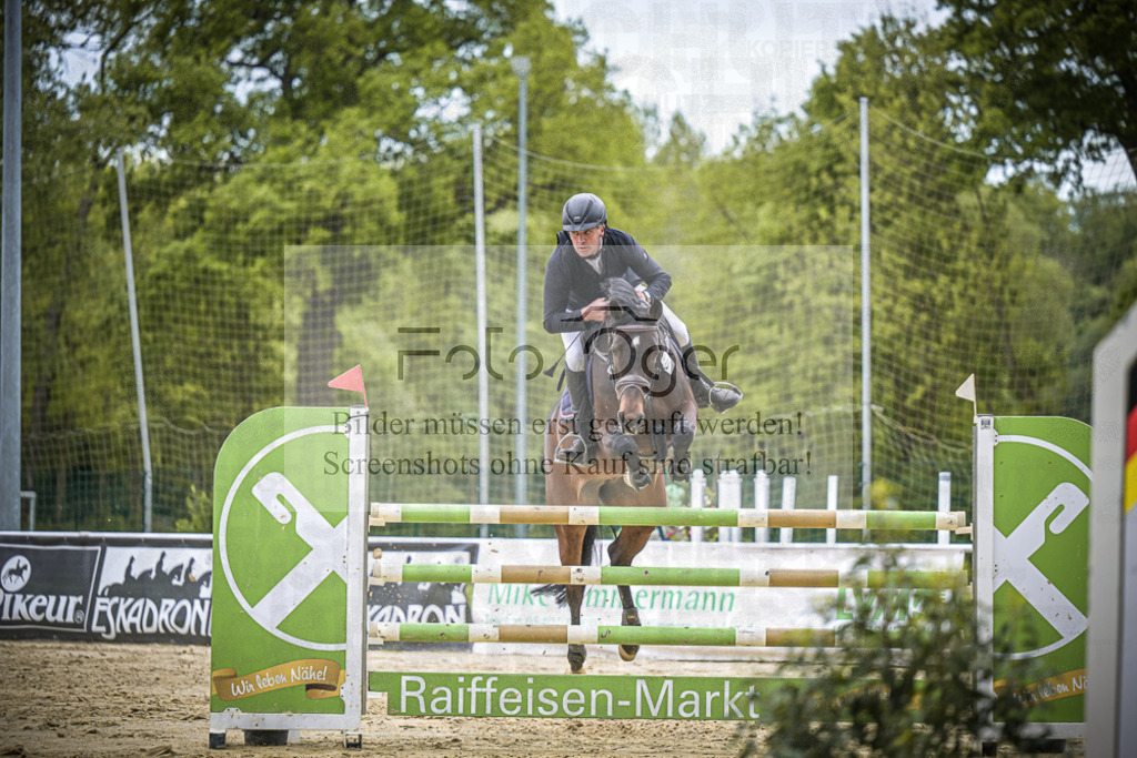 DOS_0778 | Entdecke hochwertige Reitturnierfotos von Foto Oger. Professionell, emotional und authentisch – jetzt Lieblingsmomente im Shop bestellen.Deutschlandweite Turnierfotografie. - Realisiert mit Pictrs.com