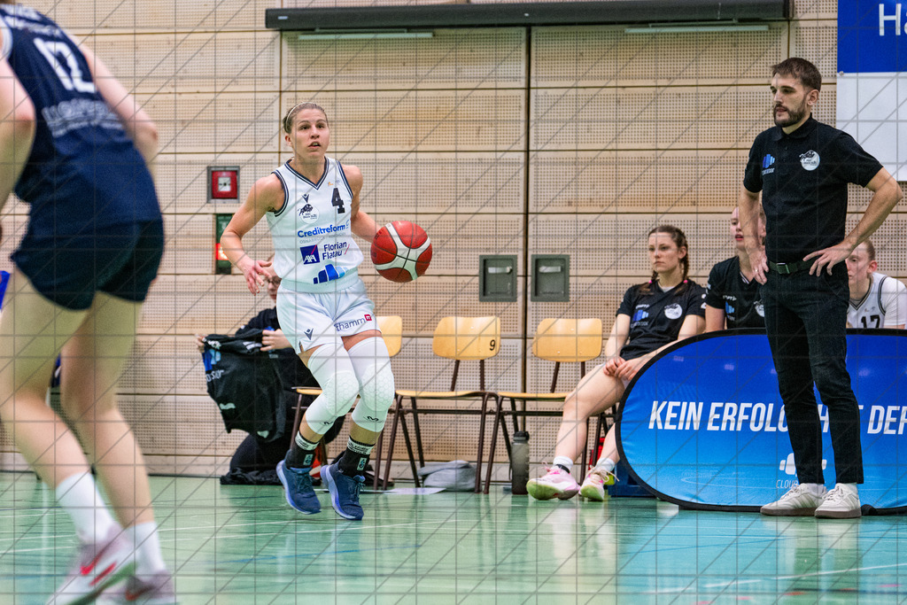 2. DBBL Nord 25/26 | Spieltag 08 | BBC Osnabrück vs. LionPride Braunschweig | 16.11.25: 2. DBBL Nord 25/26 | Spieltag 08 | BBC Osnabrück vs. LionPride Braunschweig / Osnabrück / Deutschland  //   CREDIT:www.bullenfotos.de, Martin König, Hörner Weg 40, D-49078 Osnabrück, +4917663732967 // Nutzung und Weitergabe nur zu den vereinbarten Zwecken. Presseanfragen an Ersteller. Alle Rechte beim Ersteller. Honorierung nach MFM. - Realisiert mit Pictrs.com