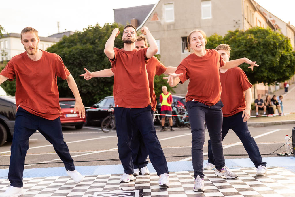 Breakdance mit The Saxonz am Forte Belvedere Leisnig | Breakdance mit The Saxonz am Forte Belvedere Leisnig zum Festival Hallo Leisnig 2022. - Realisiert mit Pictrs.com