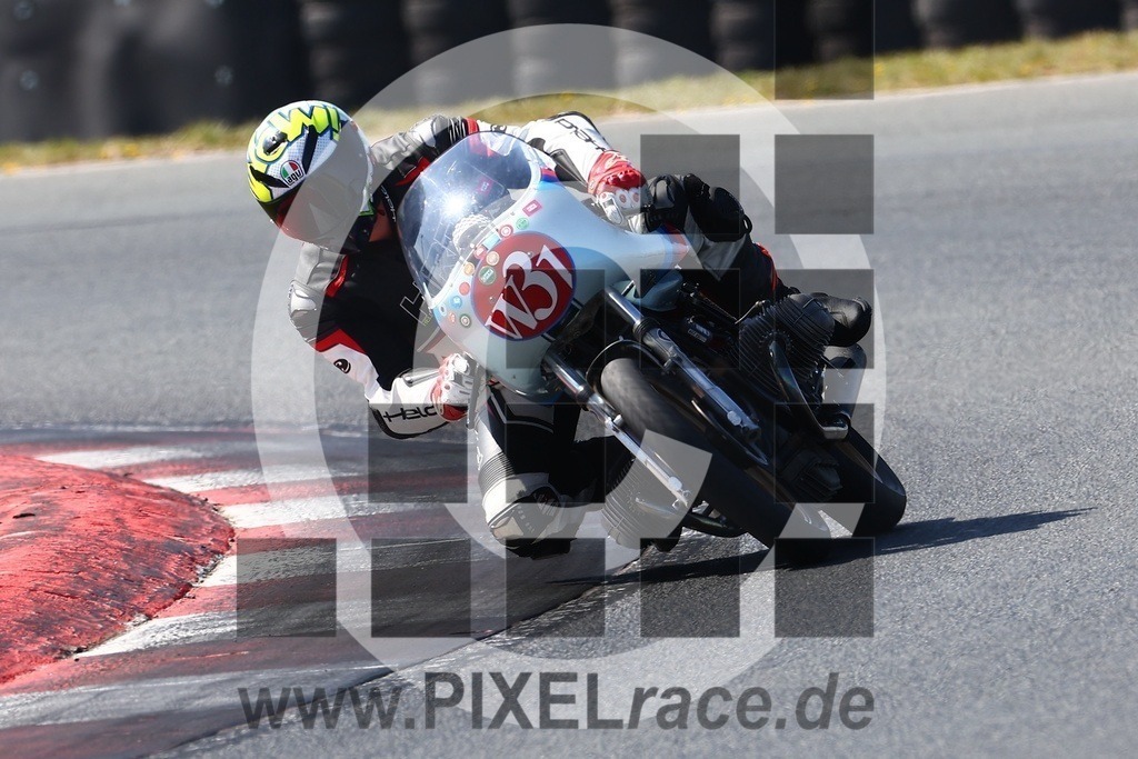 0w31-20250412_01733 | Schöne Erinnerungen an spannende Momente - das festzuhalten ist unser Job. PIXELrace.de ist seit 2003 auf den Rennstrecken Europas unterwegs um die Action draußen beim Fahren und die wunderbare Stimmung imm Fahrerlager für euch einzufangen.