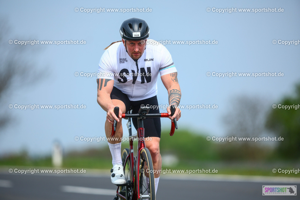 165_TRA56277 | Neusiedlersee Radmarathon 2026@sportshot_your_pictrs #yourpictures#roadtowm2029 #nrm #neusiedlerseeradmarathon #neusiedlersee #neusiedlerseetourismus #burgenland #mörbisch #nrm26 #burgenlandtourismus #voglundco #poweredbyburgenlandtourismus #radsport #rad #marathon #ucigranfondo #visitburgenland #ucigranfondoworldseries