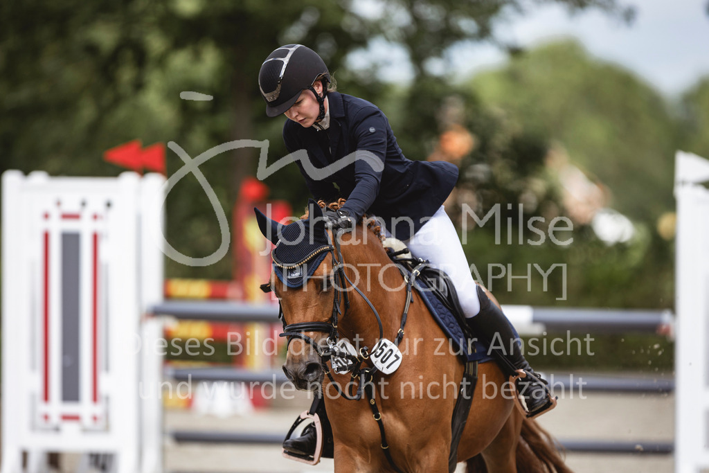 240616_Lemwerder_Springpony-L-323 | Deine schönsten Turniermomente als professionelle Fotos! Entdecke hochwertige Pferdesport-Fotografie im Online-Shop. Jetzt Fotos finden & bestellen!