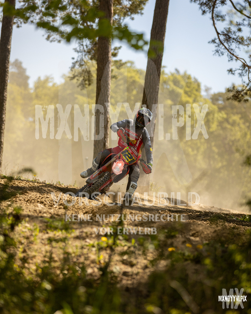 866A5105 | mxndyyvipix