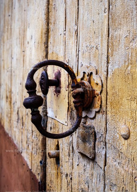 Alter Eisenbeschlag | Streetfotografie aus der Ardeche