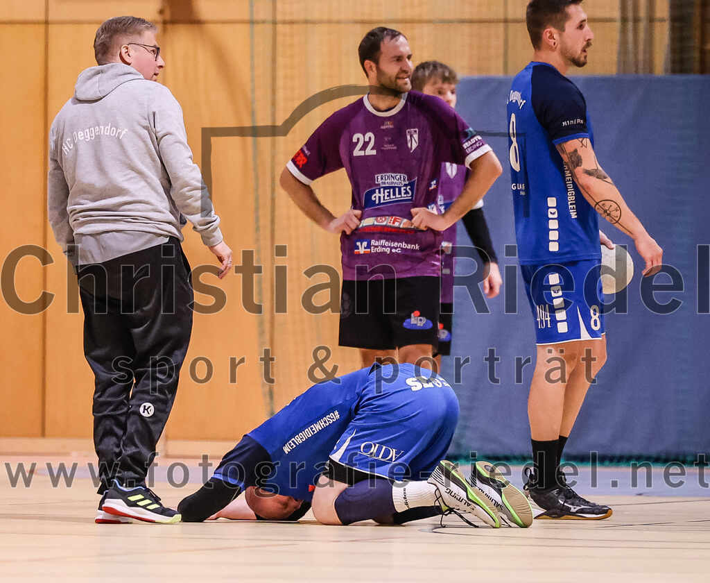 2024-11-09_082_SpVgg_Altenerding_II_gegen_HC_Deggendorf | Erding, Deutschland, 09.11.2024:Handball, Bezirksliga Männer Ost 2024 / 2025, 4. Spieltag, SpVgg Altenerding II gegen HC Deggendorf, Endergebnis: 25:24Foto: Christian Riedel / fotografie-riedel.net
