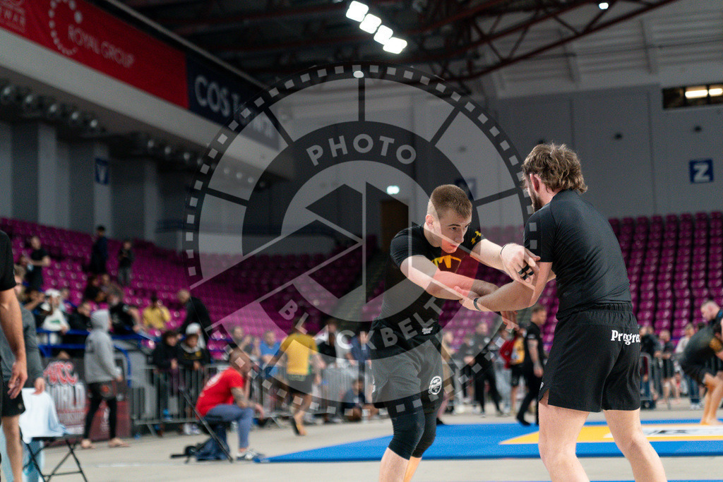 20250517PBB3635 | Athletes compete during the first day of the ADCC Amateur World Championship on May 15, 2025 in Warsaw, Poland. © Chiara Dazi / photoblackbelt