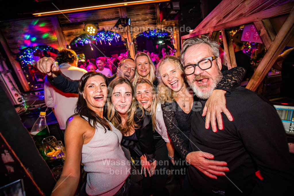 26-11-2024-RUDOLPHS-SCHLITTENBAR-LEIPZIG-LEIPZIG-COPYRIGHT-JON-RENKER-BILD-0003 | Erleben Sie unvergessliche Momente mit unserem professionellen Eventfotografen. Wir fangen Emotionen und Höhepunkte Ihrer Veranstaltung ein – von Festivals über Firmenfeiern bis zu Jubiläen. Vertrauen Sie auf kreative Perspektiven und hochwertige Bilder.  - Realisiert mit Pictrs.com