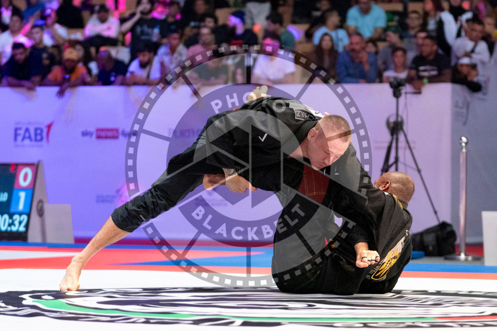 20231107PBB4204 | Fighters compete during the AJP World Master Championship in the Mubadala Arena in Abu Dhabi, Arab United Emirates, on November 7, 2023.