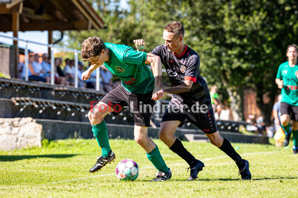 SV Wessobrunn-Haid gegen FC Wildsteig/Rottenbuch II | Fußball A-Klasse Gruppe B Herren, SV Wessobrunn-Haid gegen FC Wildsteig/Rottenbuch II, 20240811,Duell zwischen Christoph ELSENHANS (Wildsteig-Rottenbuch 4) und Andreas TIMMERMANN (Wessobrunn-Haid 14),2024-08-11 in Wessobrunn (Sportpark Wessobrunn), Christoph ELSENHANS (Wildsteig-Rottenbuch 4), Andreas TIMMERMANN (Wessobrunn-Haid 14)Copyright: WolfgangxLindner www.foto-lindner.de