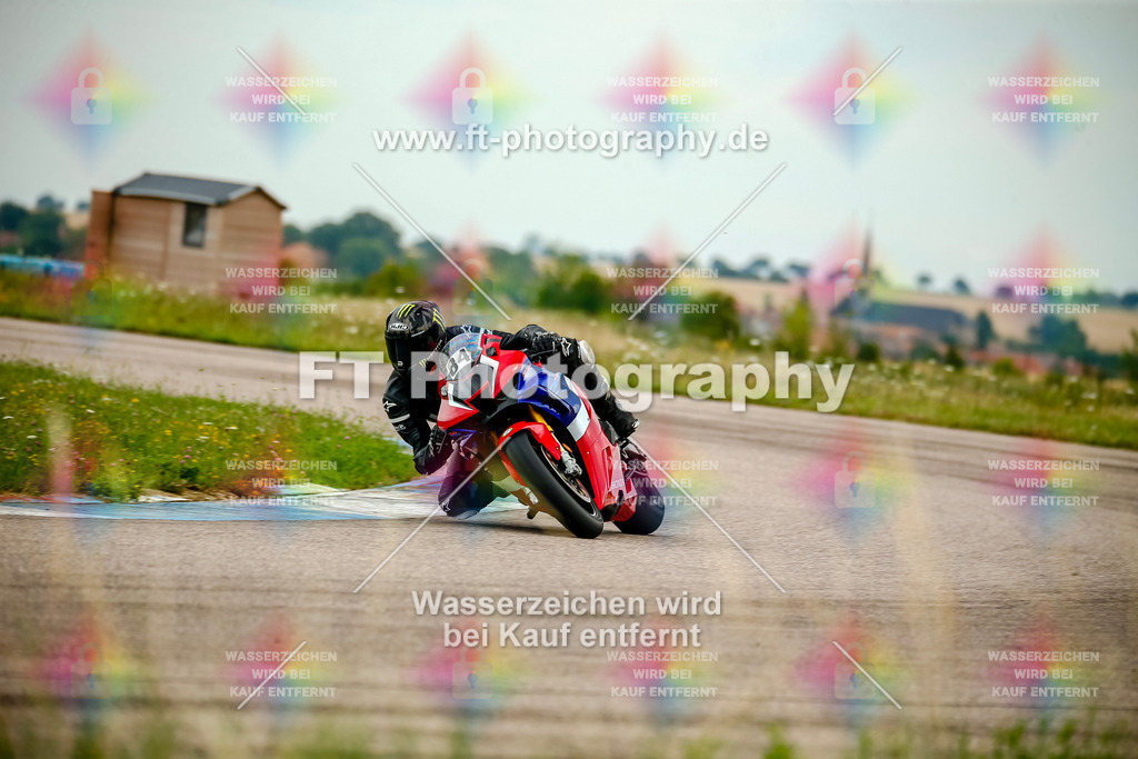 Chambley Juli-2312 | Hier findet Ihr Bilder von Touristenfahrten auf der Nürburgring Nordschleife oder von anderen Veranstaltungen die ich besucht habe. Viel Spass beim Durch Schauen 