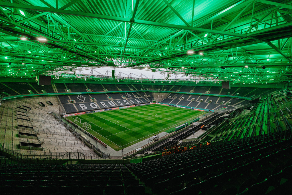 FCP02987 | Der offizielle Shop für FC St. Pauli Fotos. Wähle aus Spielszenen & Fanmomenten dein FCSP Wunschformat. Wir liefern Millerntor-Atmosphäre.