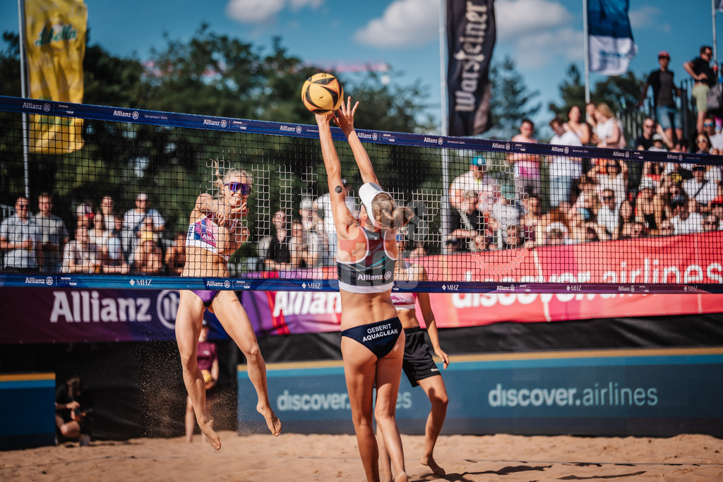 Beachvolleyball | Frauen | Allianz German Beach Tour 2025 | Tourstop München | 12.07.2025 | Paula Schürholz beim Angriff