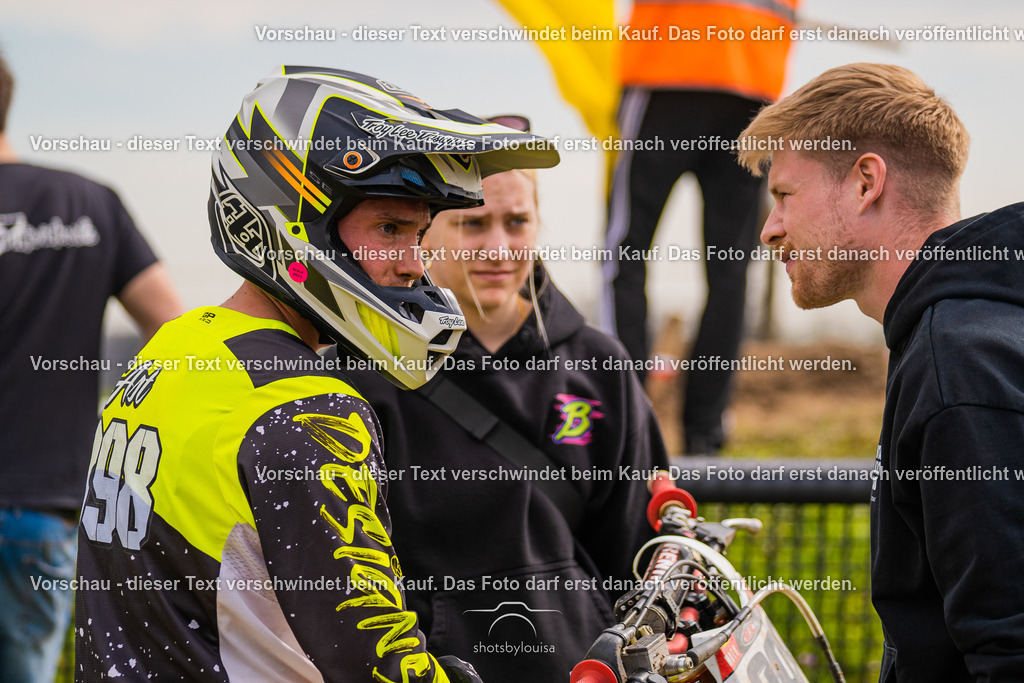 04_13_Bensdorf_MX1-1790 | Sportfotografin aus Berlin-Brandenburg mit Fokus auf Motocross. Ich halte deine sportliche Leistung und echte Emotionen auf und neben der Strecke professionell fest. Entdecke die Fotos von deinem Rennen und bestelle sie direkt hier im Shop.